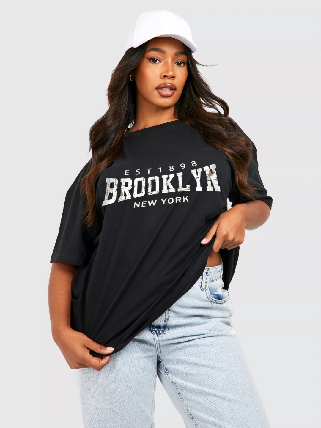 TRENDY RABBIT Women People and Places Printed Round Neck Cotton Oversized T-shirt, Black
TRENDY RABBIT Women People and Places Printed Round Neck Cotton Oversized T-shirt, Black