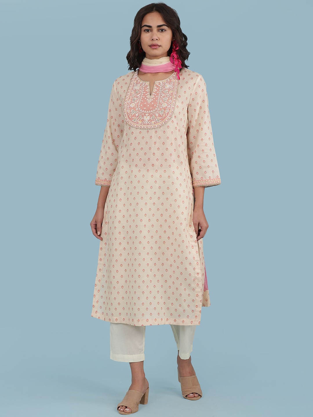aarke Ritu Kumar Ethnic Motifs Printed Thread Work Straight Kurta With Trousers & Dupatta, Beige
aarke Ritu Kumar Ethnic Motifs Printed Thread Work Straight Kurta With Trousers & Dupatta, Beige