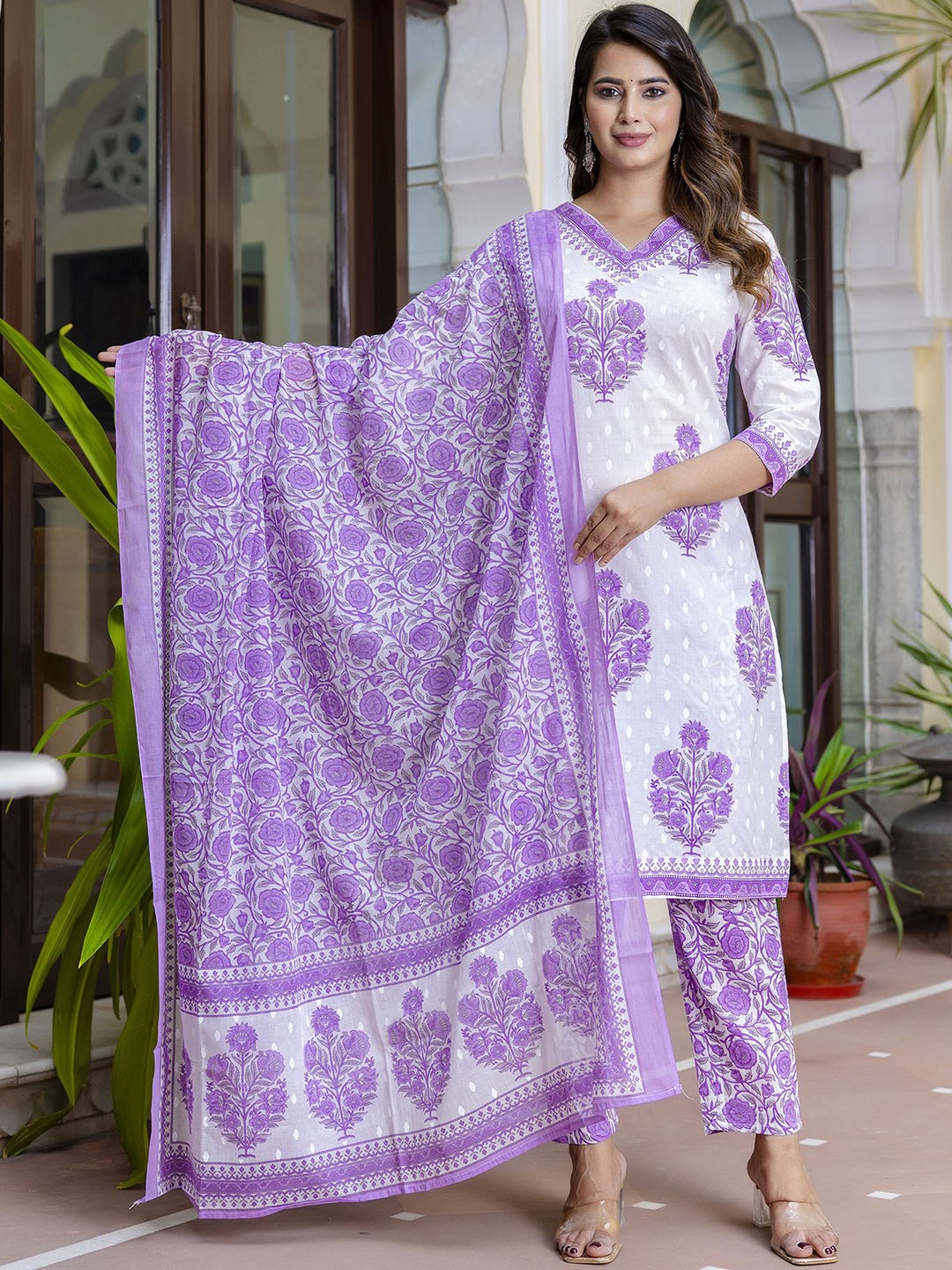 Aaysa Kurti Ethnic Motifs Printed Straight Pure Cotton Kurta with Trousers & Dupatta, Purple
Aaysa Kurti Ethnic Motifs Printed Straight Pure Cotton Kurta with Trousers & Dupatta, Purple