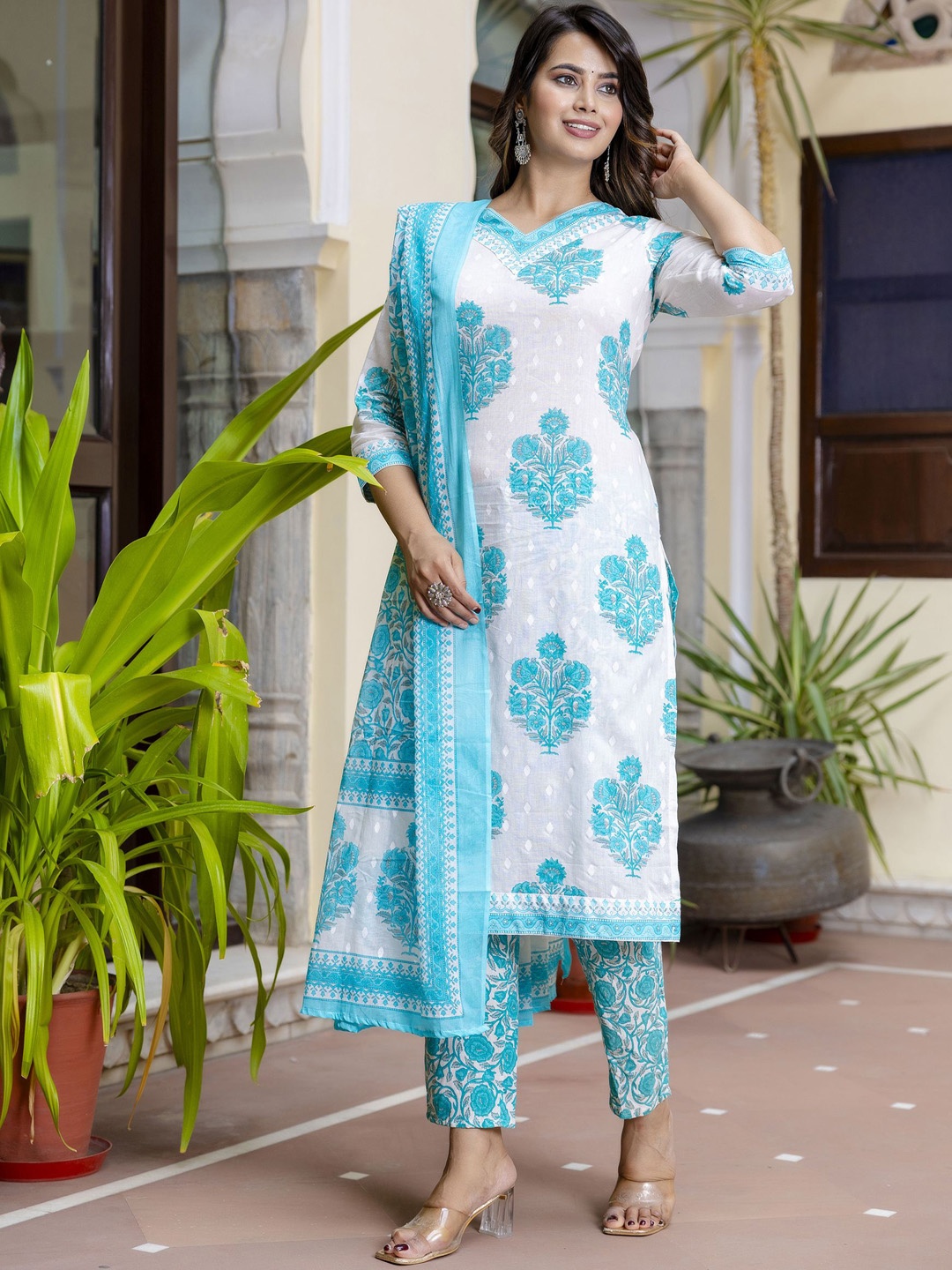 Aaysa Kurti Ethnic Motifs Printed Straight Pure Cotton Kurta with Trousers & Dupatta, Blue
Aaysa Kurti Ethnic Motifs Printed Straight Pure Cotton Kurta with Trousers & Dupatta, Blue