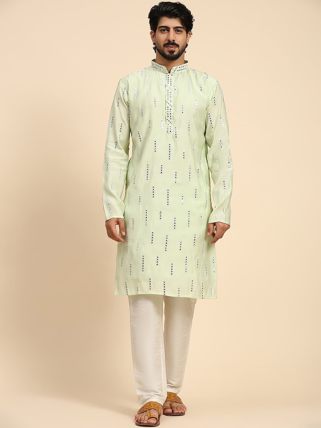Rawayi Geometric Embroidered Mirror Work Mandarin Collar Pure Silk Straight Kurta, Green
Rawayi Geometric Embroidered Mirror Work Mandarin Collar Pure Silk Straight Kurta, Green