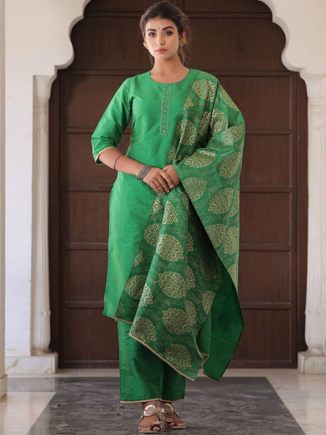 Jaipur Kurti Round Neck Regular Gotta Patti Straight Kurta With Palazzos & Dupatta, Green
Jaipur Kurti Round Neck Regular Gotta Patti Straight Kurta With Palazzos & Dupatta, Green