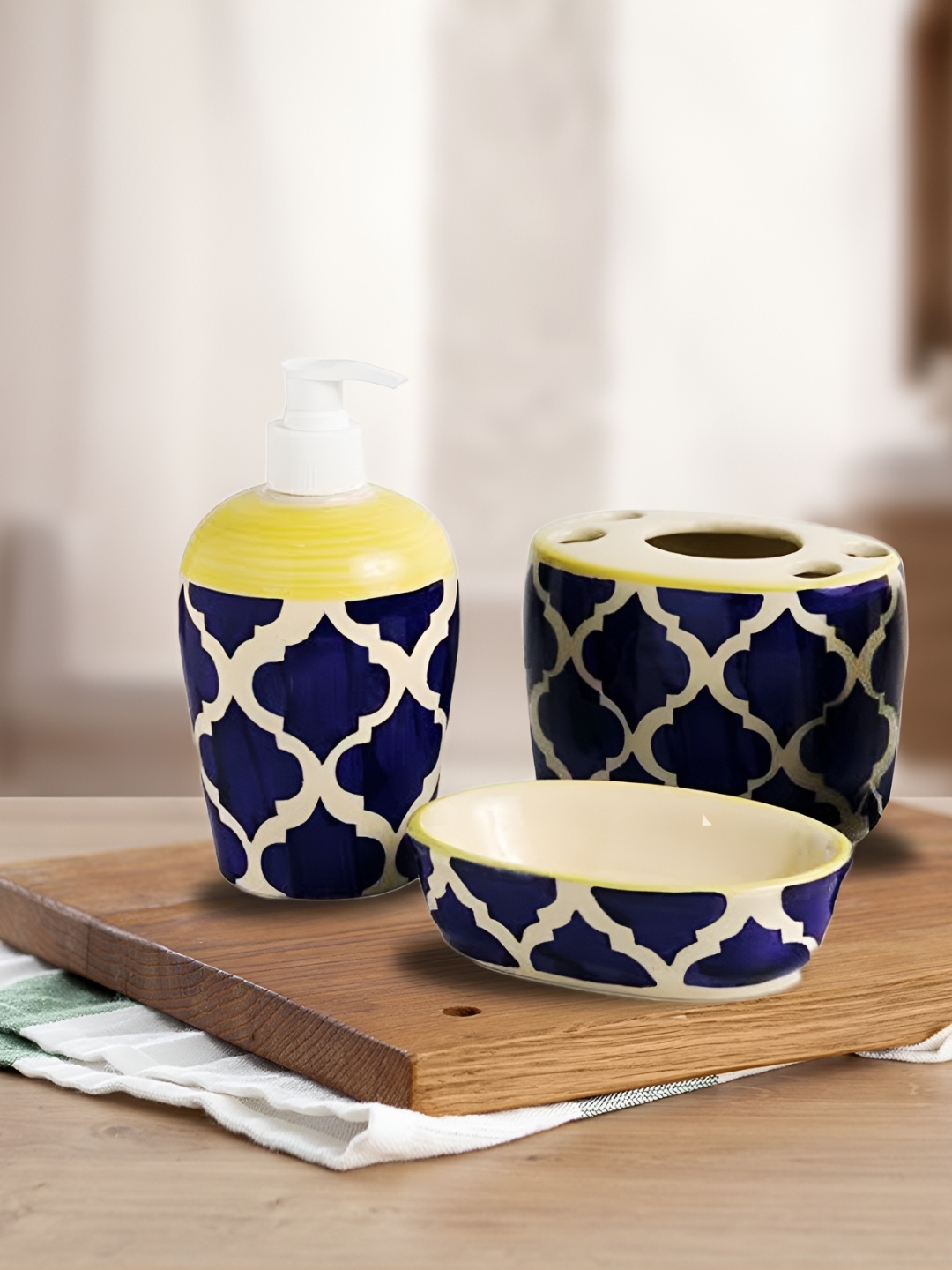 The Artisan Emporium Blue & White 3 piece Ethnic Motifs Ceramic Bath Accessories Set
The Artisan Emporium Blue & White 3 piece Ethnic Motifs Ceramic Bath Accessories Set