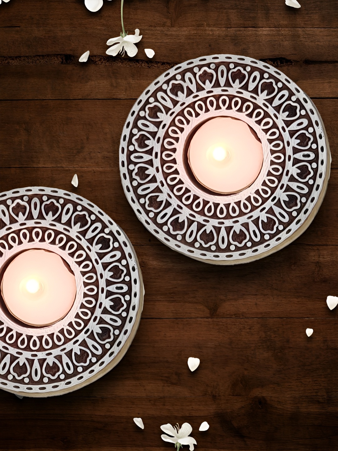 The Artisan Emporium Brown & White 2 Pieces Printed Bamboo T Light Candle Holder
The Artisan Emporium Brown & White 2 Pieces Printed Bamboo T Light Candle Holder