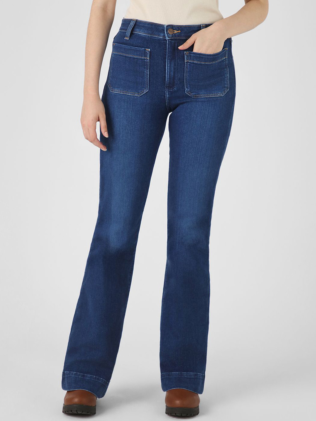 Wrangler Women Flared High-Rise Stretchable Jeans, Navy blue
Wrangler Women Flared High-Rise Stretchable Jeans, Navy blue