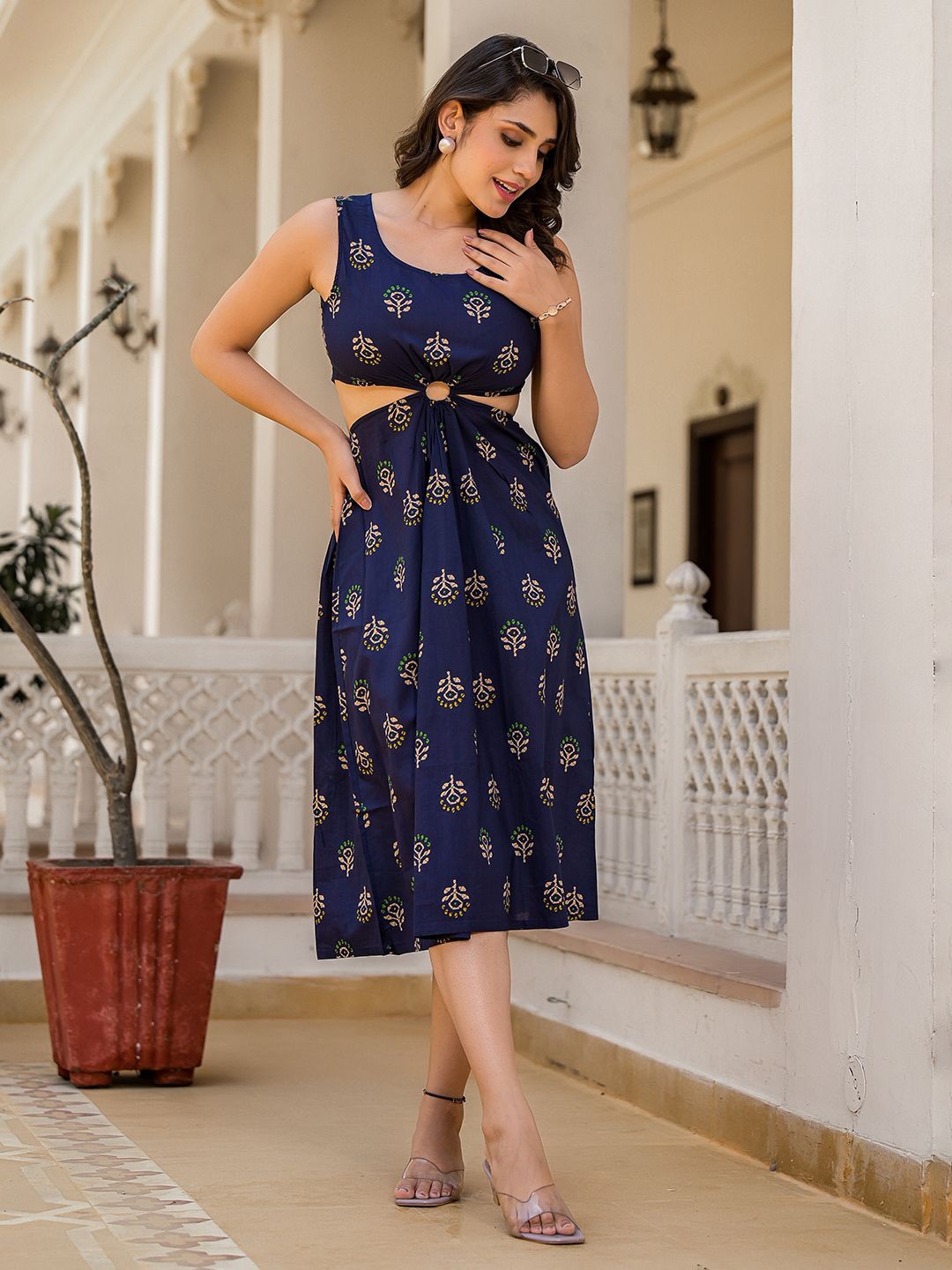 AKS Women Ethnic Motifs Printed Round Neck Sleeveless Fit and Flare Midi Dress, Navy blue
AKS Women Ethnic Motifs Printed Round Neck Sleeveless Fit and Flare Midi Dress, Navy blue