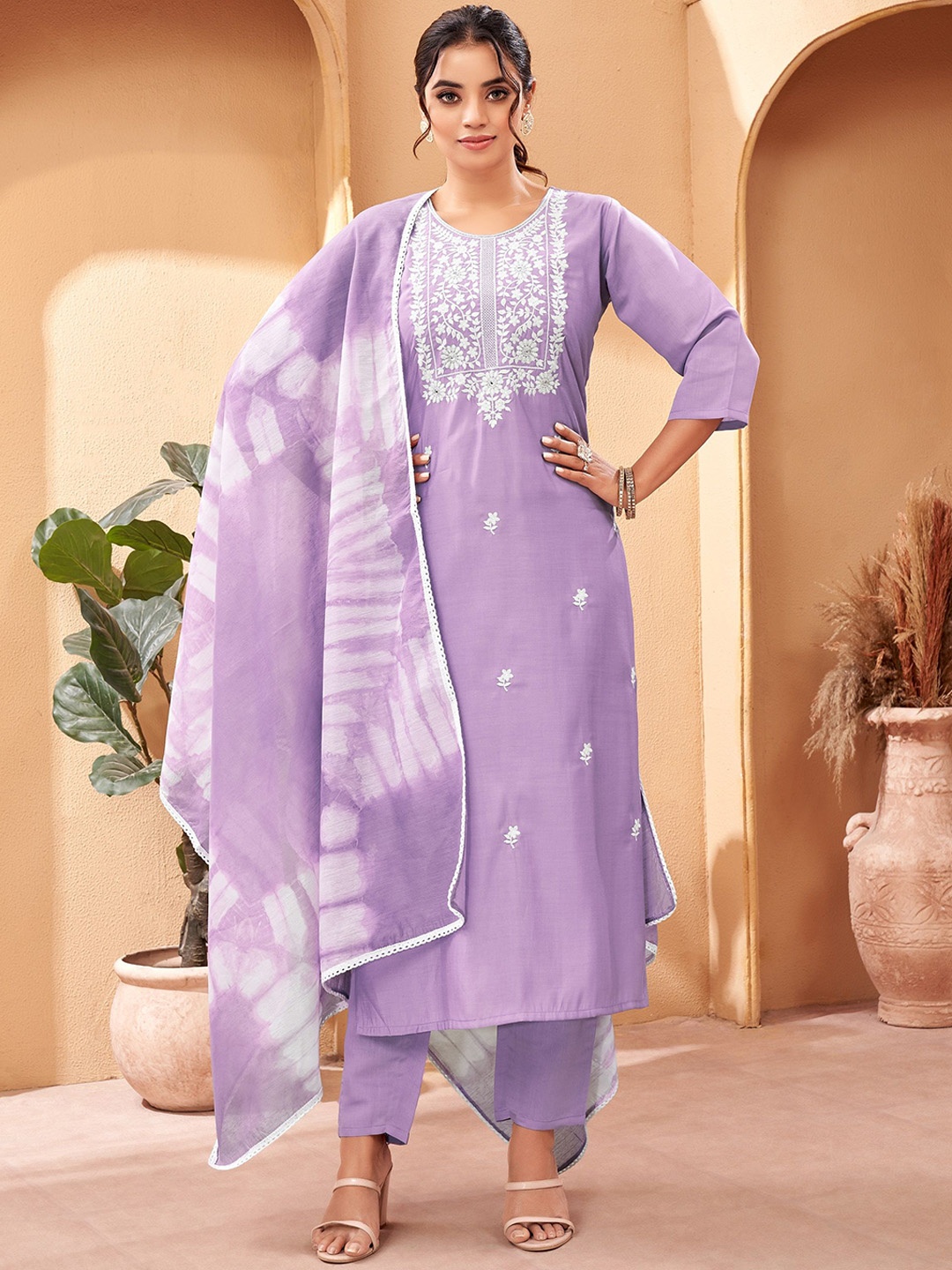 KALINI Floral Embroidered Chanderi Silk Straight Kurta With Trousers & Dupatta, Purple
KALINI Floral Embroidered Chanderi Silk Straight Kurta With Trousers & Dupatta, Purple