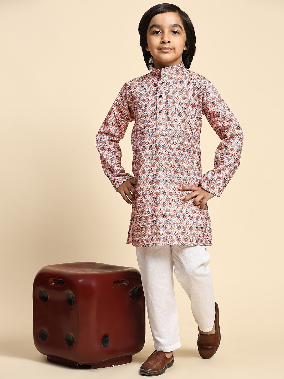 Pro-Ethic STYLE DEVELOPER Boys Floral Printed Regular Pure Cotton Kurta with Pyjamas, Brown
Pro-Ethic STYLE DEVELOPER Boys Floral Printed Regular Pure Cotton Kurta with Pyjamas, Brown