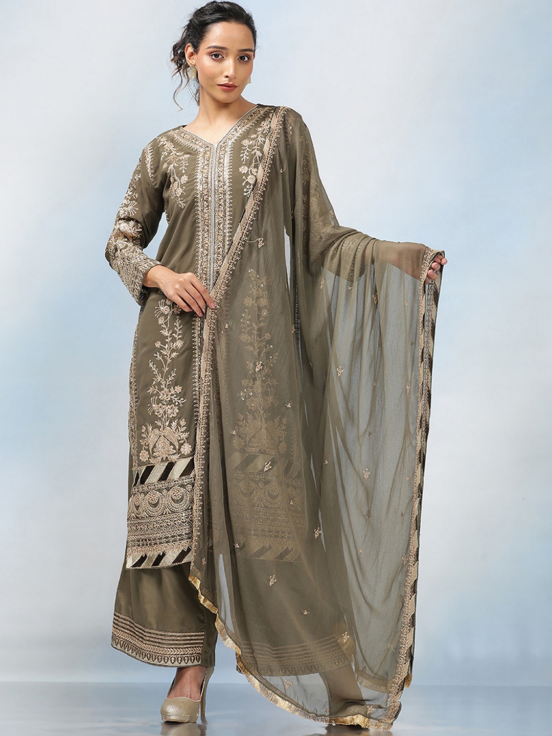 MAHALASA Floral Embroidered Gotta Patti V-Neck Net Straight Kurta With Palazzos & Dupatta, Olive
MAHALASA Floral Embroidered Gotta Patti V-Neck Net Straight Kurta With Palazzos & Dupatta, Olive