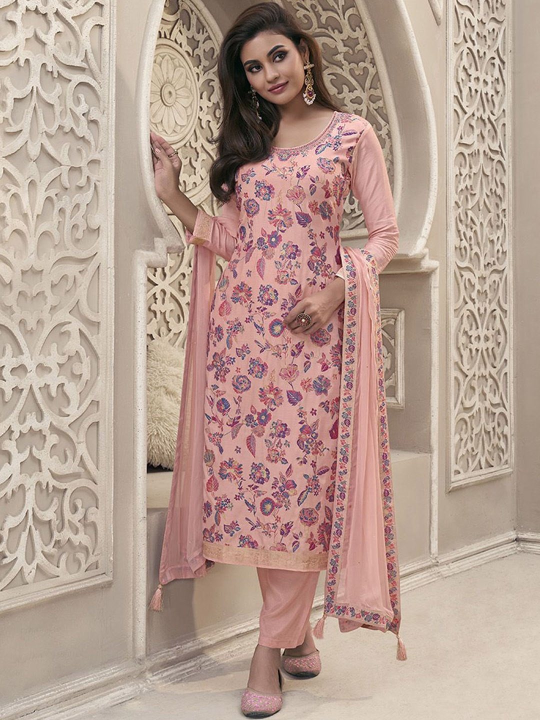 Seerat Floral Printed Round Neck Straight Pure Silk Kurta & Trousers With Dupatta, Peach
Seerat Floral Printed Round Neck Straight Pure Silk Kurta & Trousers With Dupatta, Peach