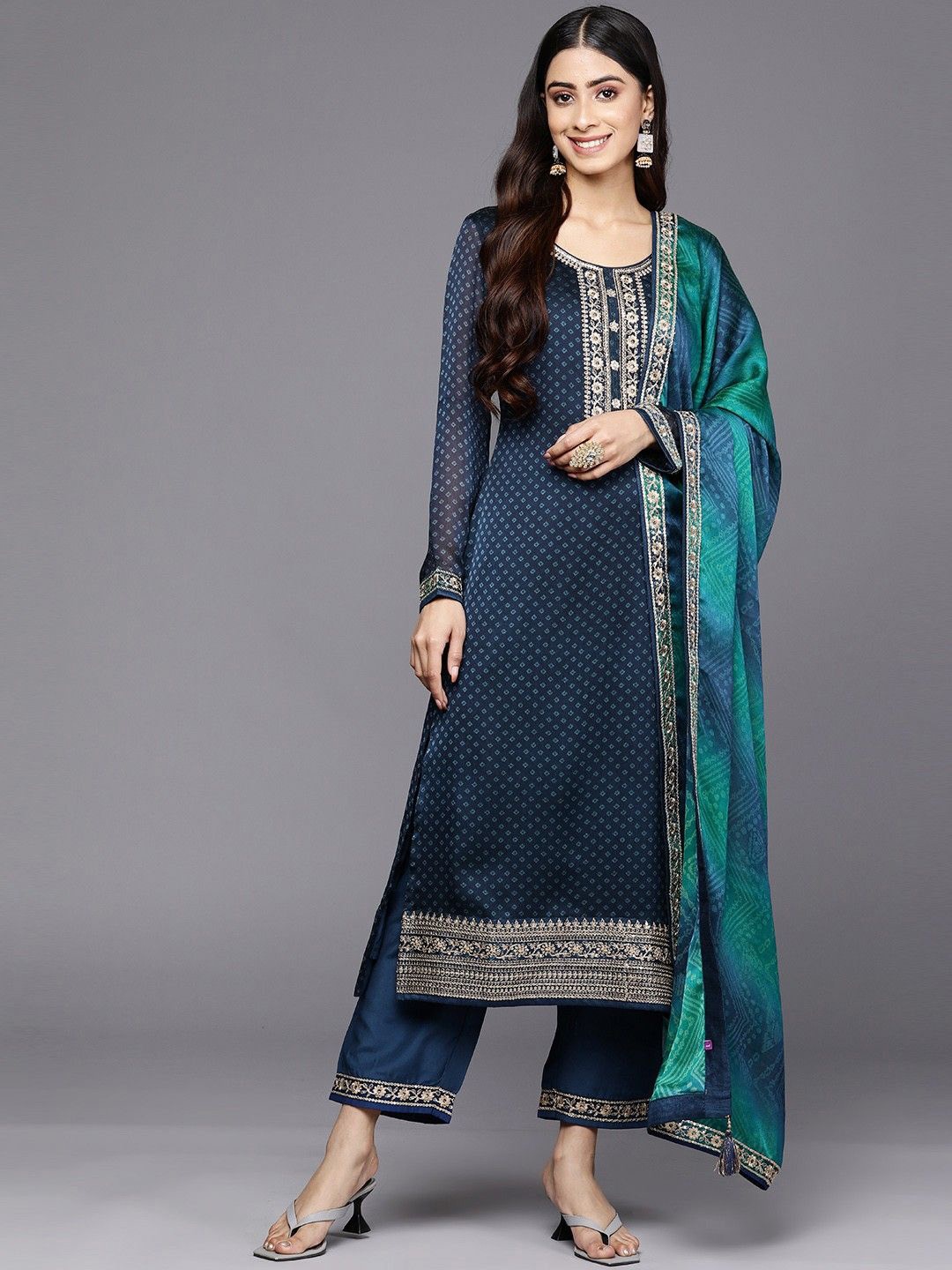 Trendmalls Geometric Printed Thread Work Straight Kurta with Trousers & Dupatta, Blue
Trendmalls Geometric Printed Thread Work Straight Kurta with Trousers & Dupatta, Blue