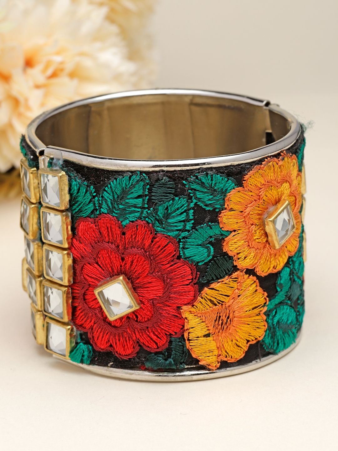 Moedbuille Silver-Plated Floral Embroidered Design Kundan Stone StuddedCuff Bracelet
Moedbuille Silver-Plated Floral Embroidered Design Kundan Stone StuddedCuff Bracelet