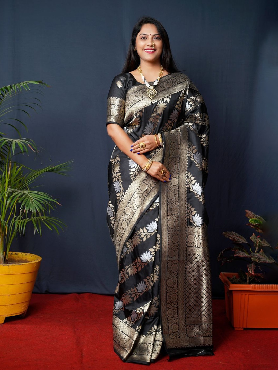 Royal Rajgharana Saree Ethnic Motifs Woven Design Zari Pure Silk Banarasi Sarees, Black
Royal Rajgharana Saree Ethnic Motifs Woven Design Zari Pure Silk Banarasi Sarees, Black