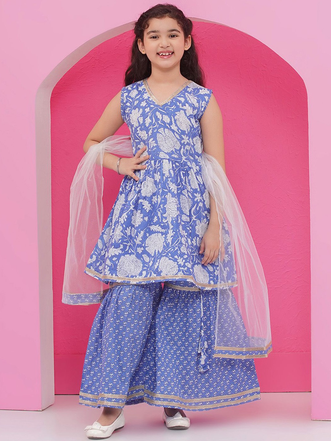 Aj DEZInES Girls Floral Printed Pure Cotton Pleated A-Line Kurta With Sharara & Dupatta, Blue
Aj DEZInES Girls Floral Printed Pure Cotton Pleated A-Line Kurta With Sharara & Dupatta, Blue