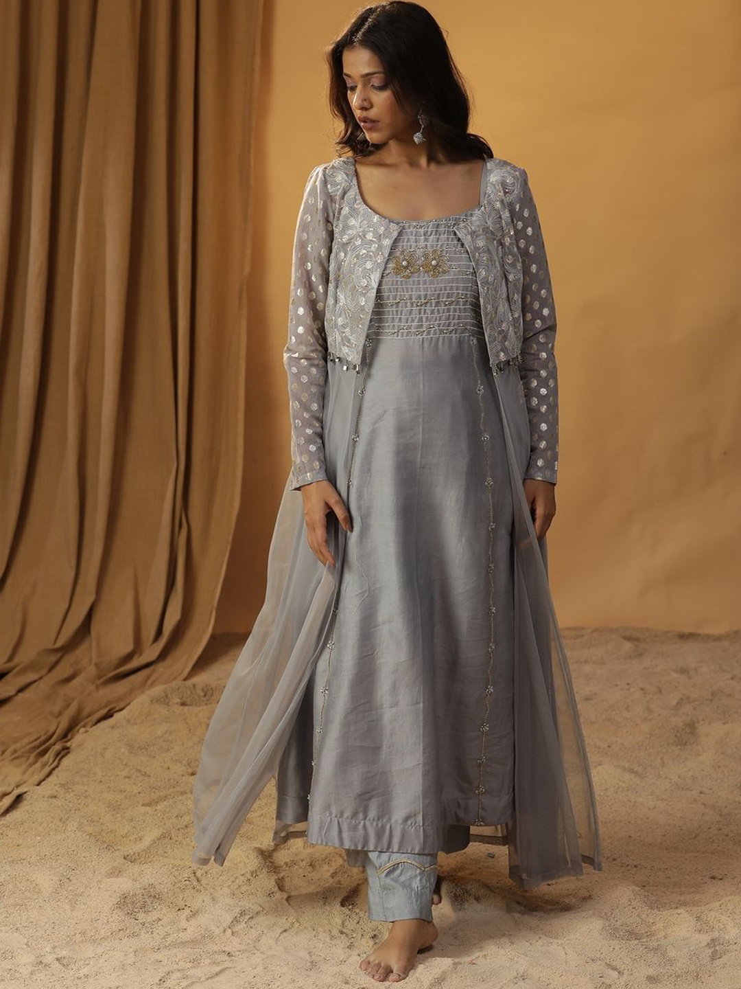 ARPITA SULAKSHANA Ethnic Motifs Embroidered Chanderi Silk A-Line Kurta Trousers & Jacket, Blue
ARPITA SULAKSHANA Ethnic Motifs Embroidered Chanderi Silk A-Line Kurta Trousers & Jacket, Blue