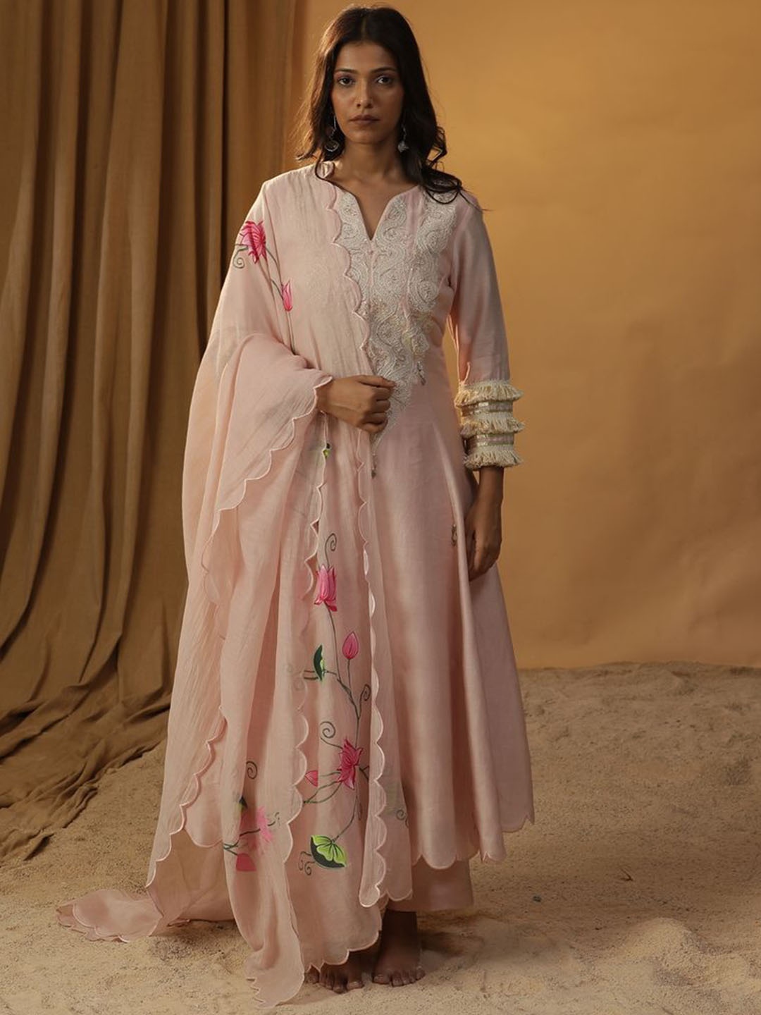 ARPITA SULAKSHANA Ethnic Motifs Embroidered A Line Kurta & Trousers With Dupatta, Pink
ARPITA SULAKSHANA Ethnic Motifs Embroidered A Line Kurta & Trousers With Dupatta, Pink