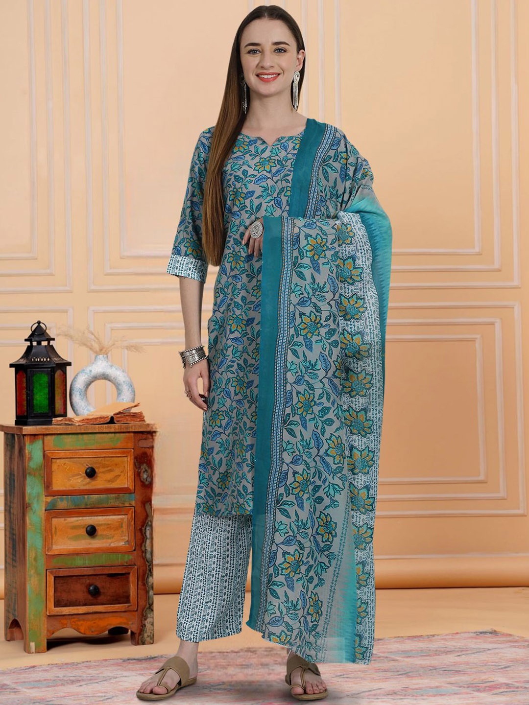 7Threads Floral Printed Pure Cotton Straight Kurta with Trousers & Dupatta, Grey melange
7Threads Floral Printed Pure Cotton Straight Kurta with Trousers & Dupatta, Grey melange