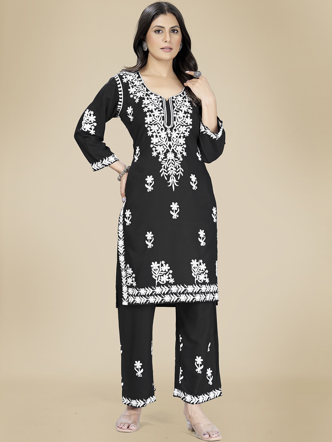 Rujave Floral Embroidered Notch Neck Thread Work Straight Kurta With Palazzos, Black
Rujave Floral Embroidered Notch Neck Thread Work Straight Kurta With Palazzos, Black