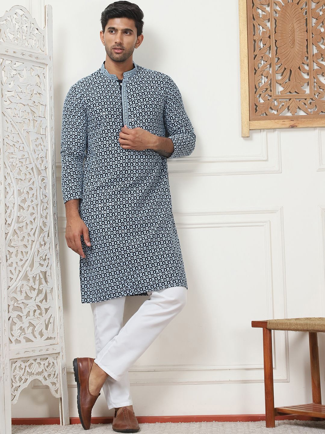 Anouk Geometric Embroidered Mandarin Collar Thread Work Straight Kurta With Pyjamas, Grey
Anouk Geometric Embroidered Mandarin Collar Thread Work Straight Kurta With Pyjamas, Grey