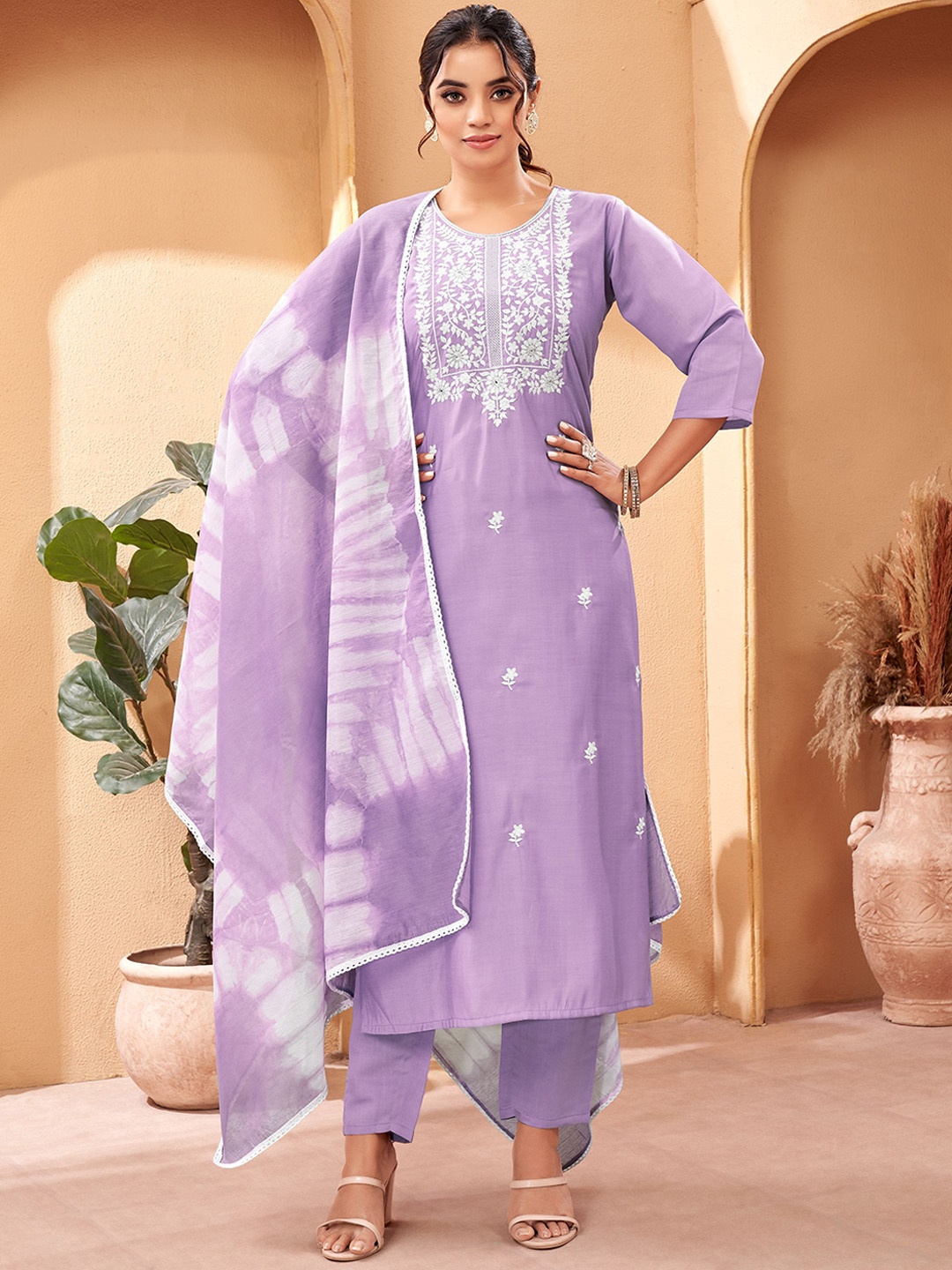 KALINI Floral Embroidered Chanderi Silk Straight Kurta With Trousers & Dupatta, Lavender
KALINI Floral Embroidered Chanderi Silk Straight Kurta With Trousers & Dupatta, Lavender