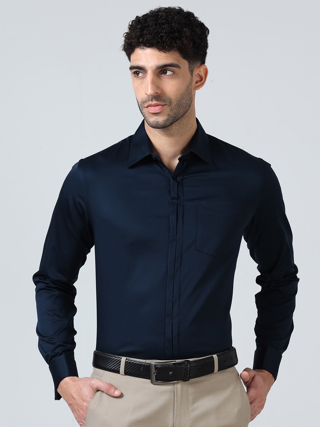 THE FORMAL CLUB Men Signature Placket & French Cuff Regular Fit Solid Shirt, Navy blue
THE FORMAL CLUB Men Signature Placket & French Cuff Regular Fit Solid Shirt, Navy blue
