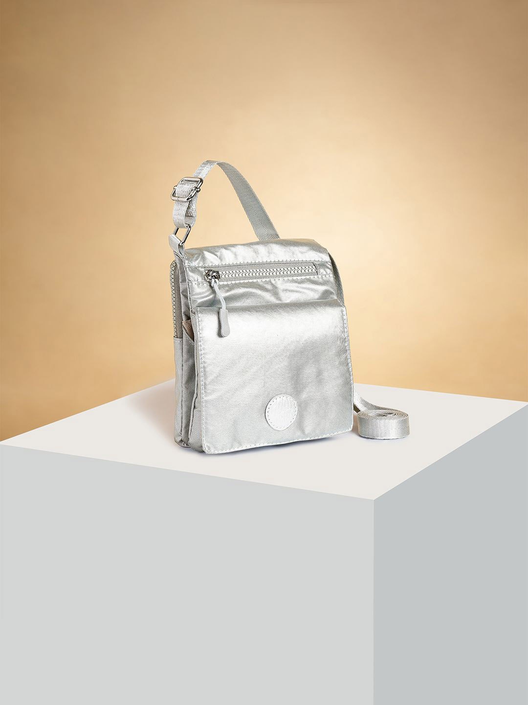 Forever Glam by Pantaloons Embellished Oversized Structured Handheld Bag with Bow Detail, Silver
Forever Glam by Pantaloons Embellished Oversized Structured Handheld Bag with Bow Detail, Silver