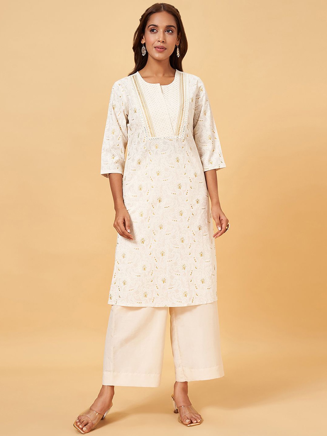 RANGMANCH BY PANTALOONS Geometric Embroidered Straight Pure Cotton Chikankari Kurta, Grey
RANGMANCH BY PANTALOONS Geometric Embroidered Straight Pure Cotton Chikankari Kurta, Grey