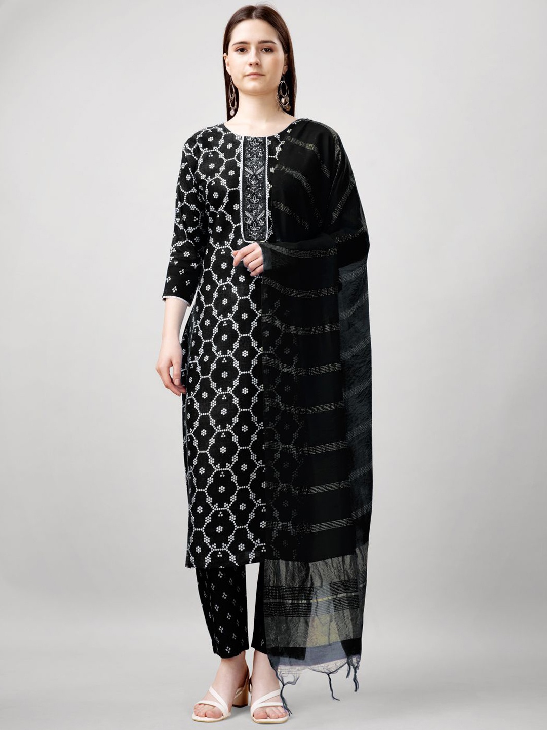 ARADHNA Ethnic Motifs Printed Thread Work Straight Kurta With Trousers & Dupatta, Black
ARADHNA Ethnic Motifs Printed Thread Work Straight Kurta With Trousers & Dupatta, Black