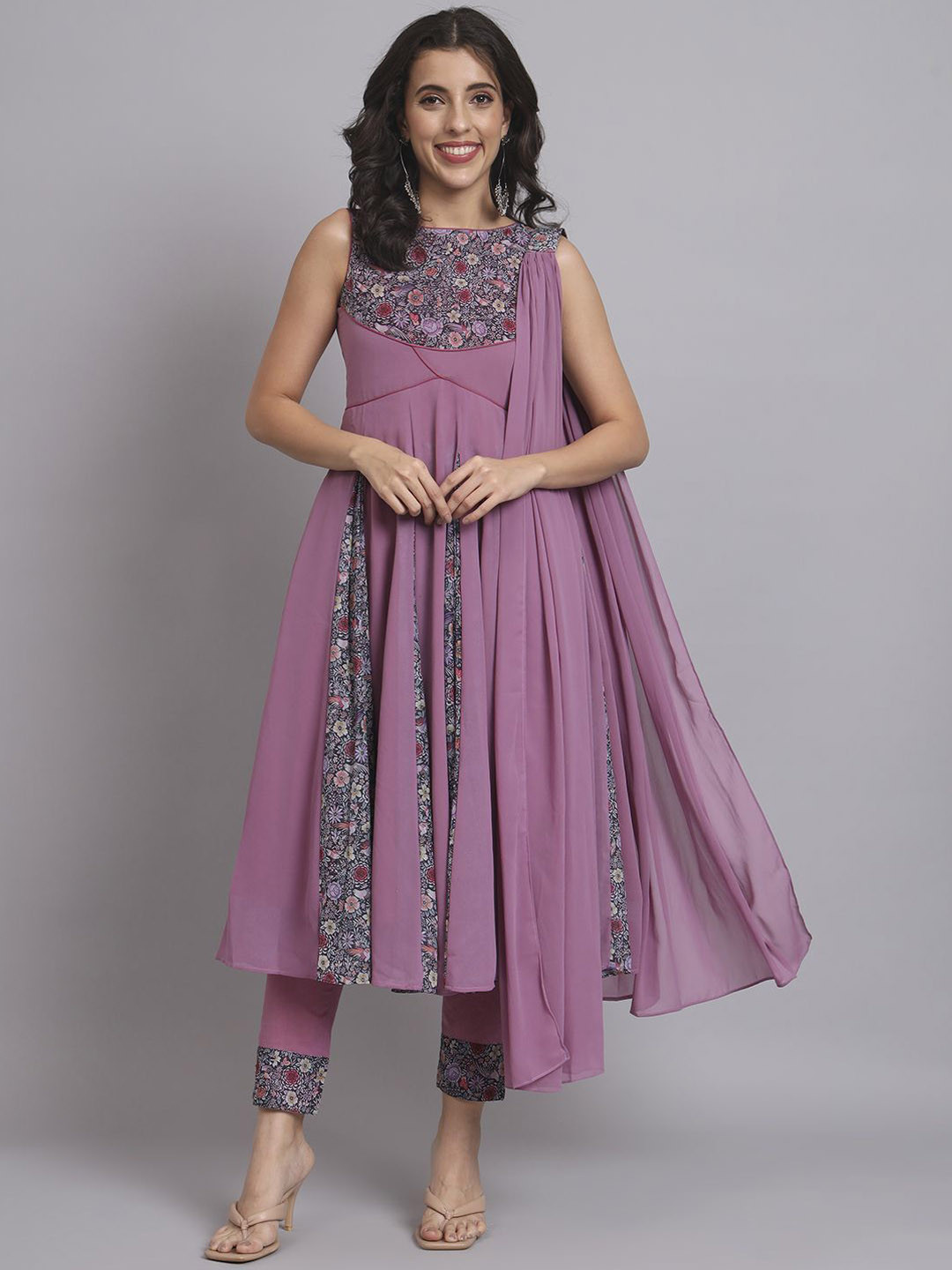 KHIZAN Floral Printed Regular Kurta with Trousers & Dupatta, Lavender
KHIZAN Floral Printed Regular Kurta with Trousers & Dupatta, Lavender