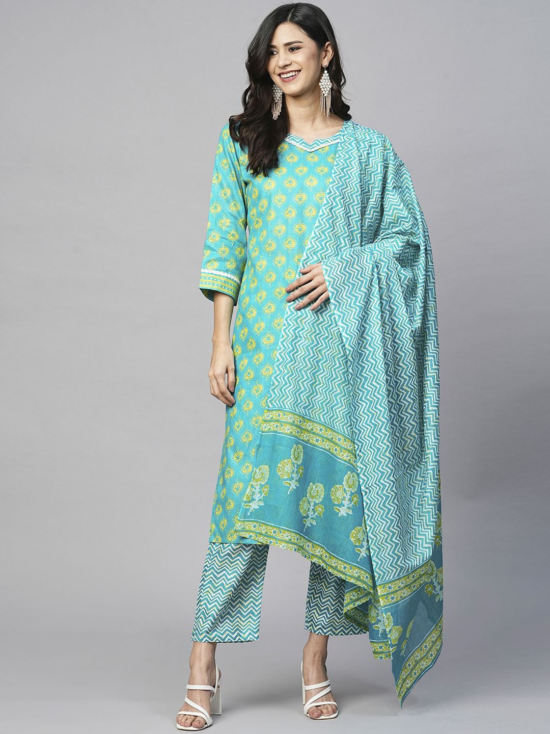KALINI Floral Printed Regular Pure Cotton Kurta With Trousers & Dupatta, Turquoise blue
KALINI Floral Printed Regular Pure Cotton Kurta With Trousers & Dupatta, Turquoise blue