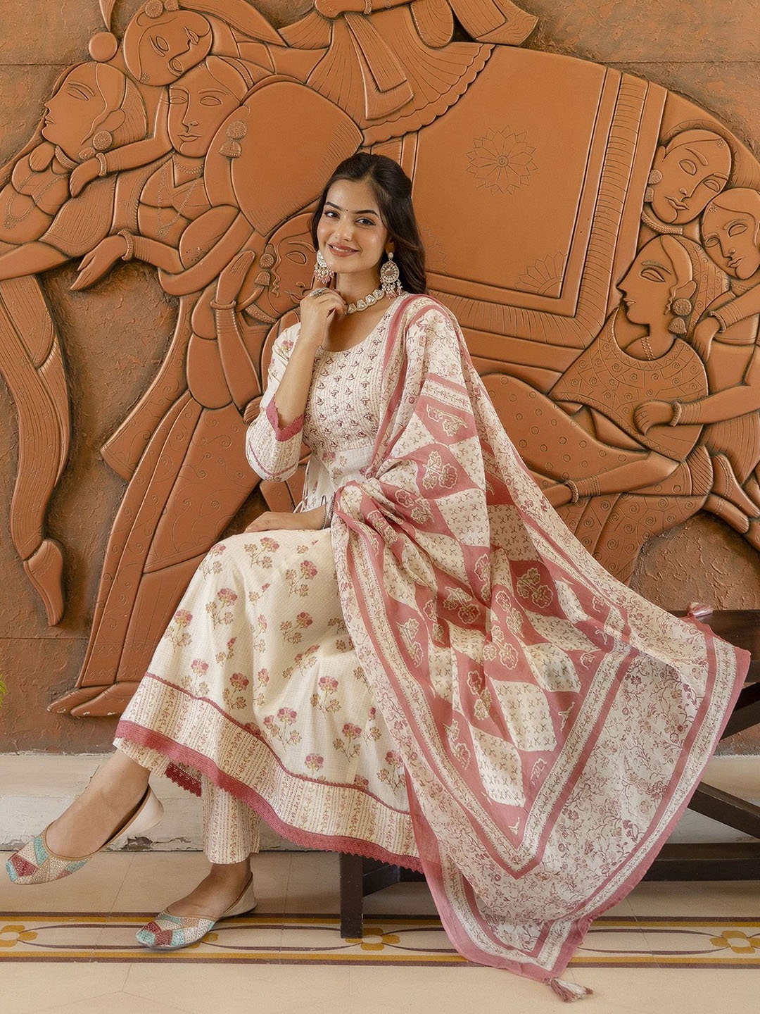 Anouk Women Floral Embroidered Empire Beads and Stones Pure Cotton Kurta with Trousers & With Dupatta, White
Anouk Women Floral Embroidered Empire Beads and Stones Pure Cotton Kurta with Trousers & With Dupatta, White