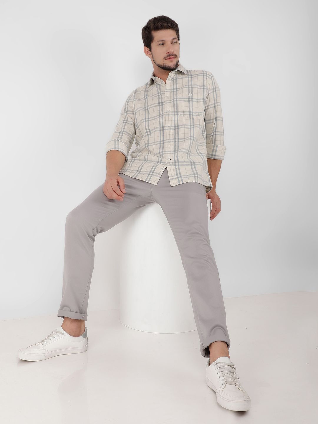 Crimsoune Club Men Classic Slim Fit Tartan Checks Opaque Checked Casual Shirt, Cream
Crimsoune Club Men Classic Slim Fit Tartan Checks Opaque Checked Casual Shirt, Cream