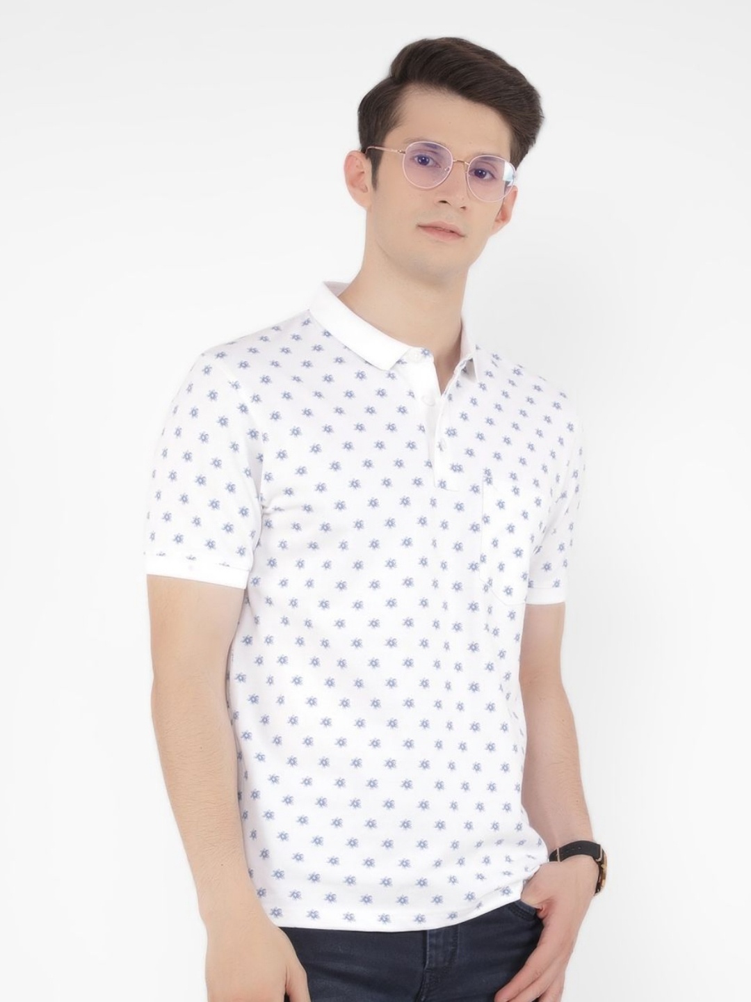 Crimsoune Club Men Floral Printed Floral Print Polo Collar Cotton Slim Fit T-Shirt, White
Crimsoune Club Men Floral Printed Floral Print Polo Collar Cotton Slim Fit T-Shirt, White