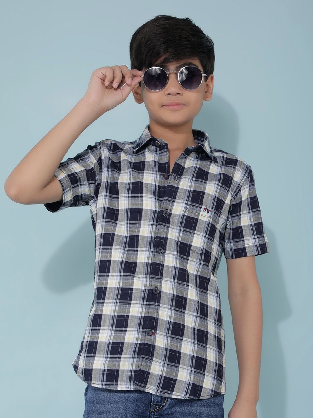 Crimsoune Club Boys Classic Slim Fit Tartan Checks Opaque Checked Casual Shirt, Navy blue
Crimsoune Club Boys Classic Slim Fit Tartan Checks Opaque Checked Casual Shirt, Navy blue