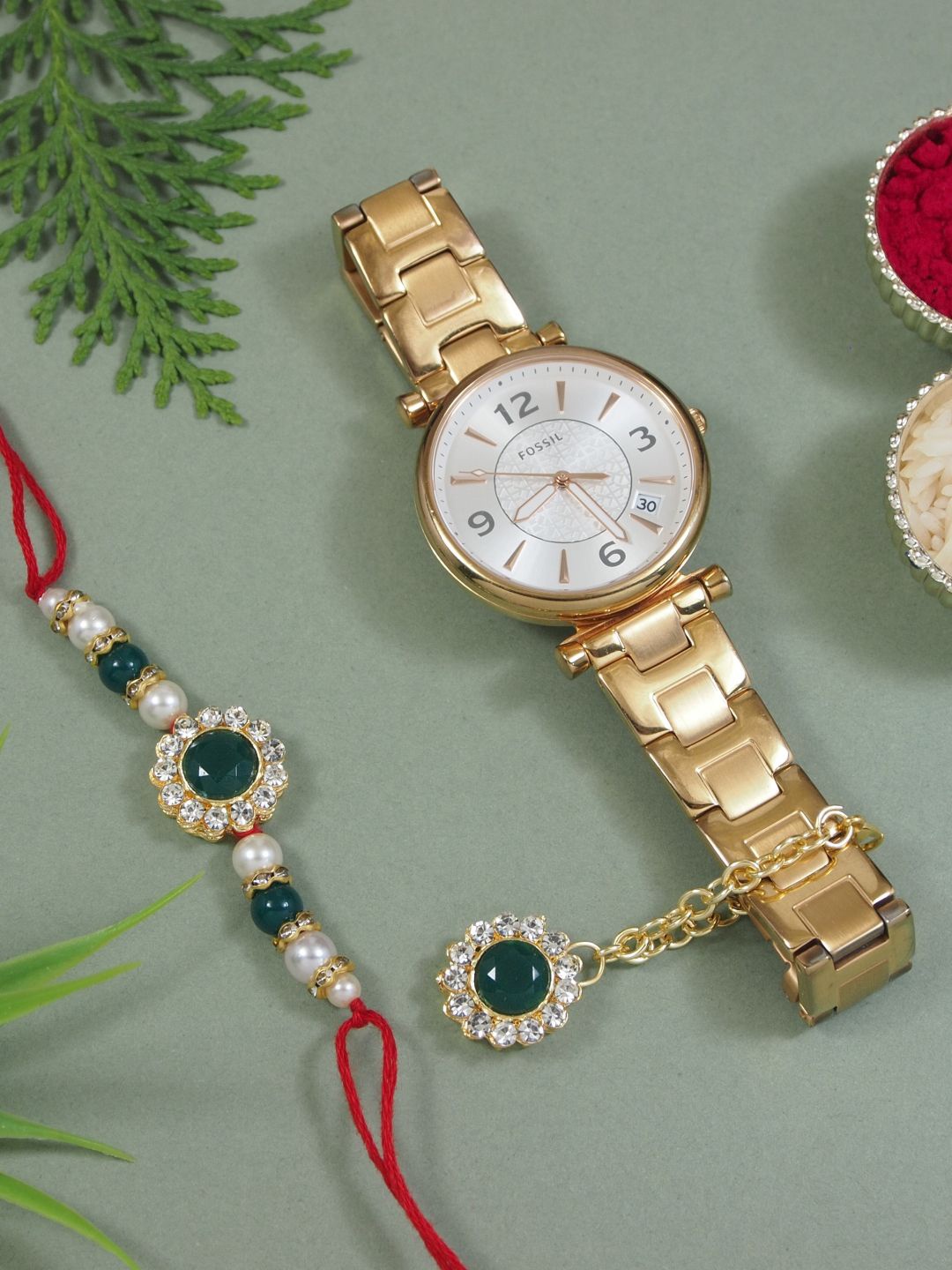 I Jewels Kundan-Studded & Pearl-Beaded Bhaiya Bhabhi Rakhi With Watch Accessories Gift Set, Gold
I Jewels Kundan-Studded & Pearl-Beaded Bhaiya Bhabhi Rakhi With Watch Accessories Gift Set, Gold