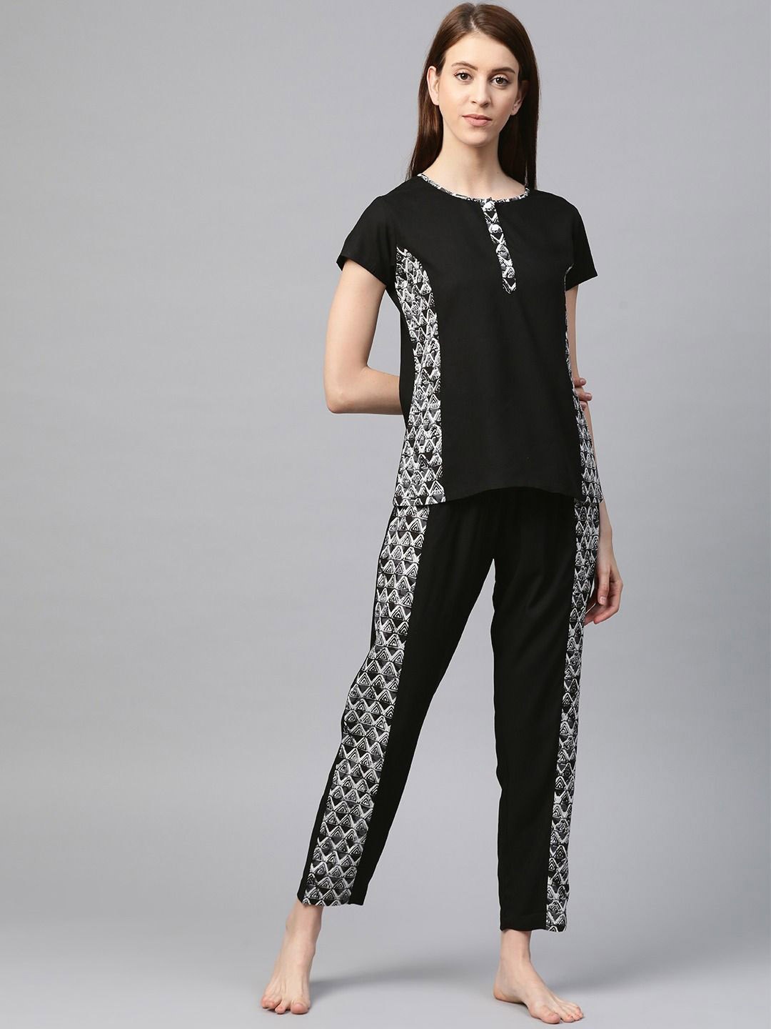 KALINI Women Printed Round Neck Short Sleeves Viscose Rayon Tops and Pyjamas Night suit, Black
KALINI Women Printed Round Neck Short Sleeves Viscose Rayon Tops and Pyjamas Night suit, Black