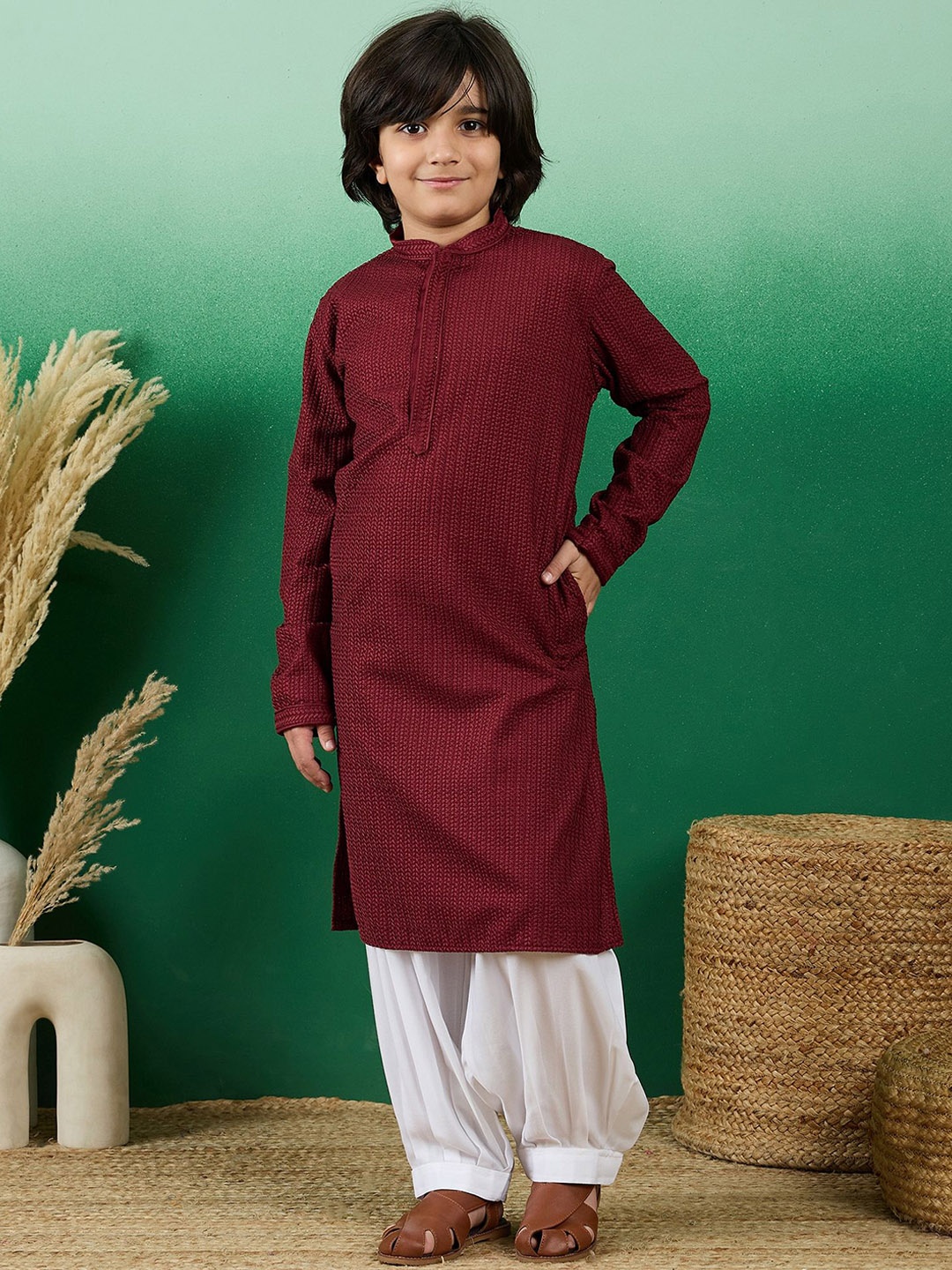 Sangria Boys Ethnic Motifs Embroidered Regular Chikankari Kurta with Dhoti Pant, Maroon
Sangria Boys Ethnic Motifs Embroidered Regular Chikankari Kurta with Dhoti Pant, Maroon