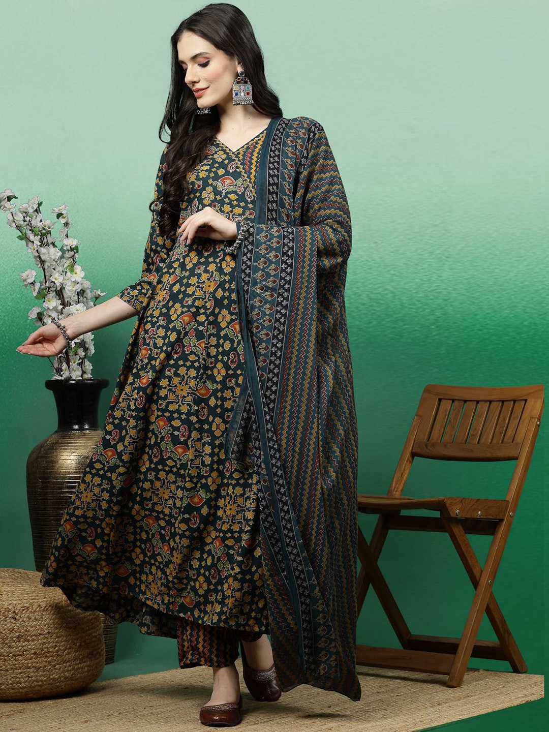 Sangria Paisley Printed V-Neck Angrakha Anarkali Kurta With Trouser & Dupatta, Green
Sangria Paisley Printed V-Neck Angrakha Anarkali Kurta With Trouser & Dupatta, Green