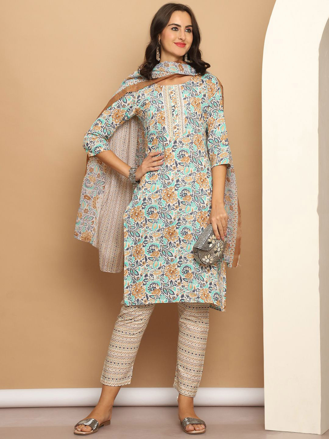 Anouk Floral Printed Regular Pure Cotton Straight Kurta With Trousers & Dupatta, Blue
Anouk Floral Printed Regular Pure Cotton Straight Kurta With Trousers & Dupatta, Blue