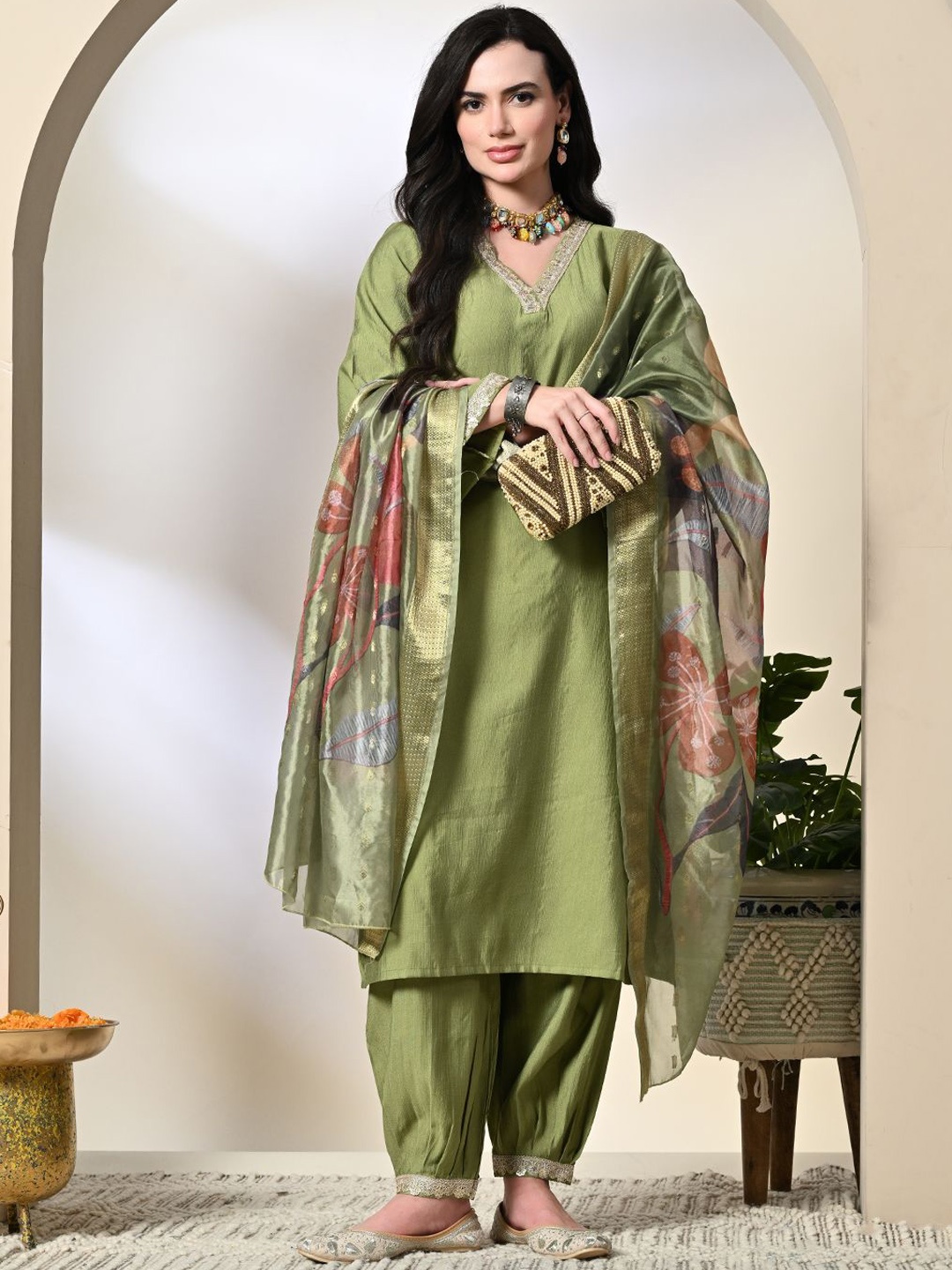 Myshka Floral Yoke Design V-Neck Bell Sleeves Straight Kurta With Salwar & With Dupatta, Green
Myshka Floral Yoke Design V-Neck Bell Sleeves Straight Kurta With Salwar & With Dupatta, Green