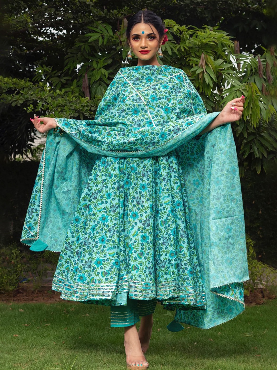 Women Floral Printed Regular Gotta Patti Pure Cotton Kurta with Salwar & With Dupatta, Green
Women Floral Printed Regular Gotta Patti Pure Cotton Kurta with Salwar & With Dupatta, Green