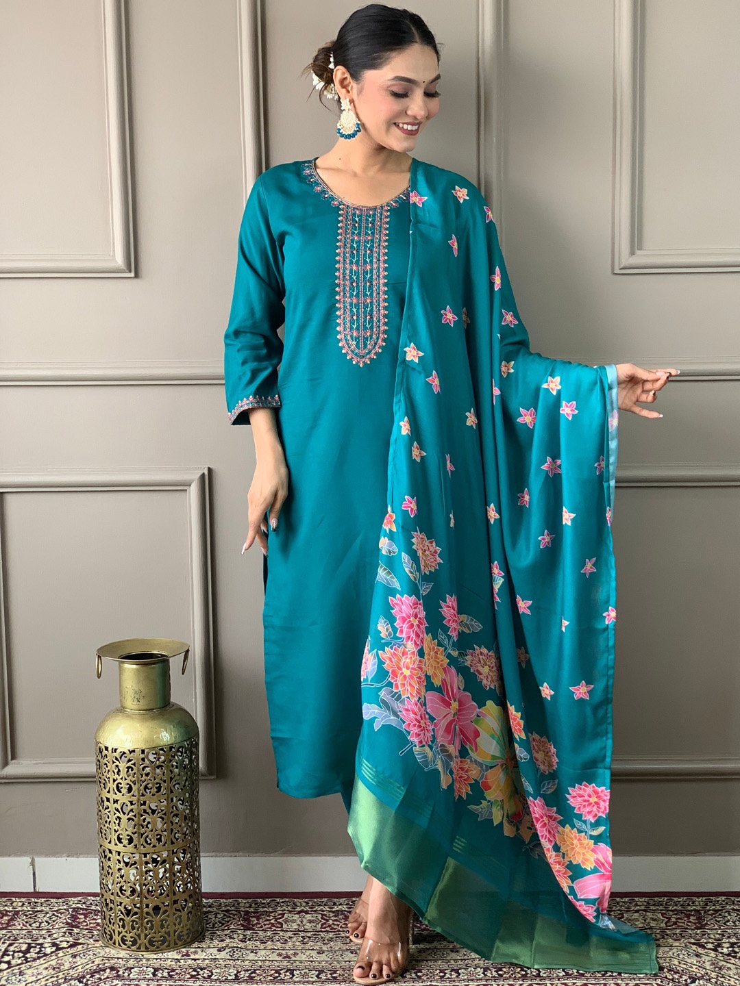 Storebrite Floral Yoke Design Thread Work Chanderi Silk Kurta with Trousers & Dupatta, Green
Storebrite Floral Yoke Design Thread Work Chanderi Silk Kurta with Trousers & Dupatta, Green