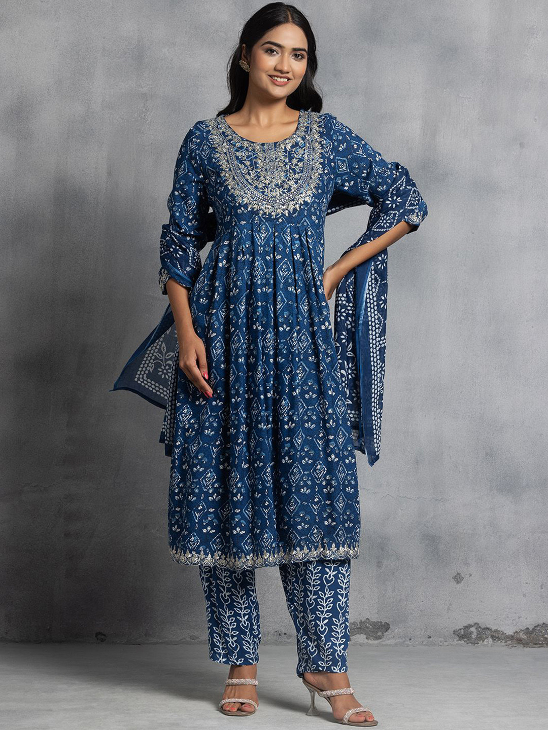 Rang by Indya Embroidered Mirror Work Pure Cotton Kurta with Trousers & Dupatta, Blue
Rang by Indya Embroidered Mirror Work Pure Cotton Kurta with Trousers & Dupatta, Blue