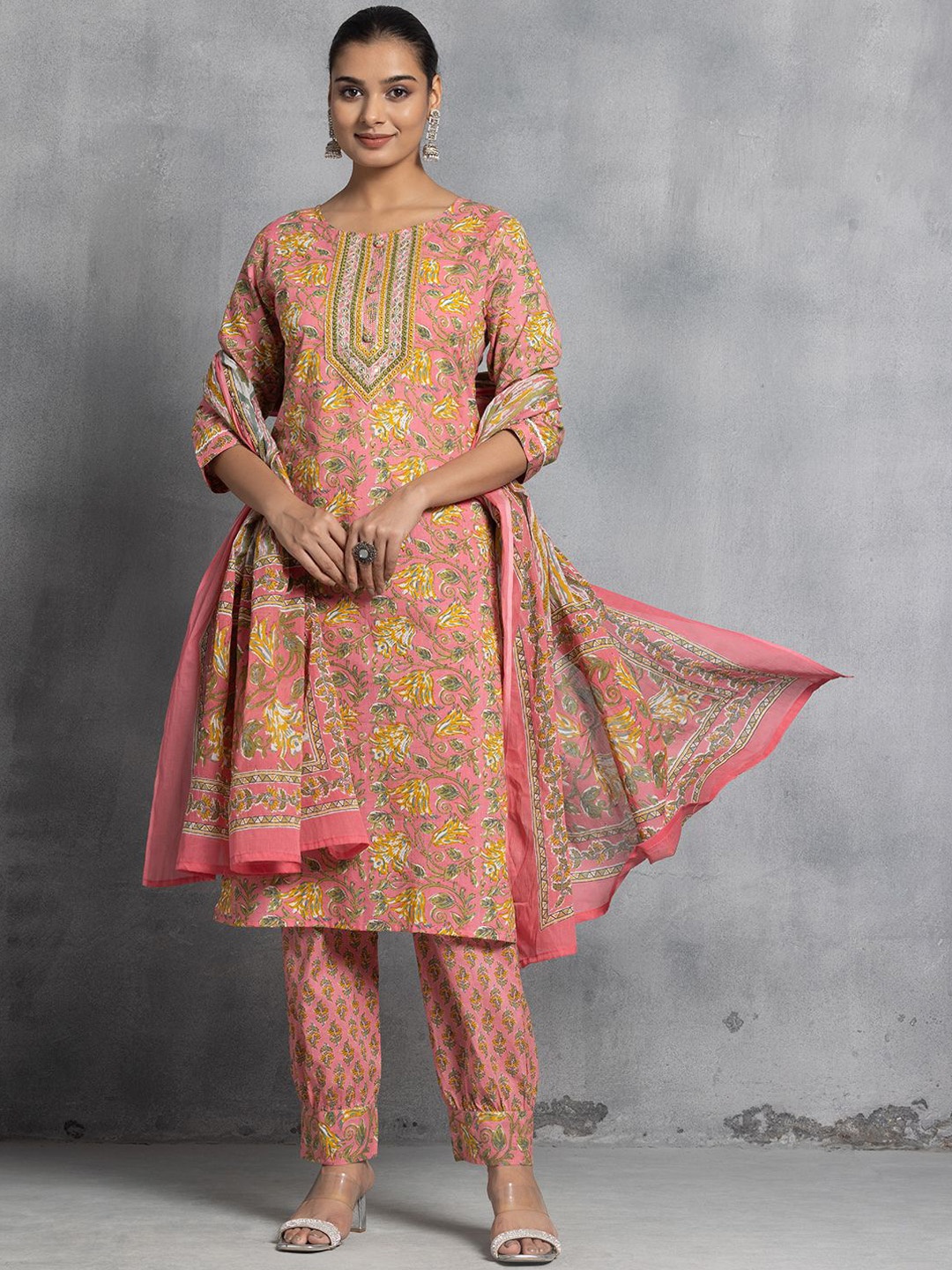 Rang by Indya Printed Thread Work Pure Cotton Straight Kurta With Trousers & Dupatta, Pink
Rang by Indya Printed Thread Work Pure Cotton Straight Kurta With Trousers & Dupatta, Pink