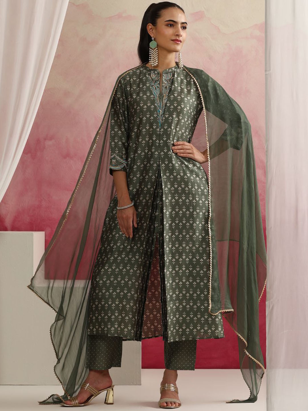 Khushal K Floral Printed Mandarin Collar Zari Work A-Line Kurta With Palazzos & Dupatta, Olive
Khushal K Floral Printed Mandarin Collar Zari Work A-Line Kurta With Palazzos & Dupatta, Olive