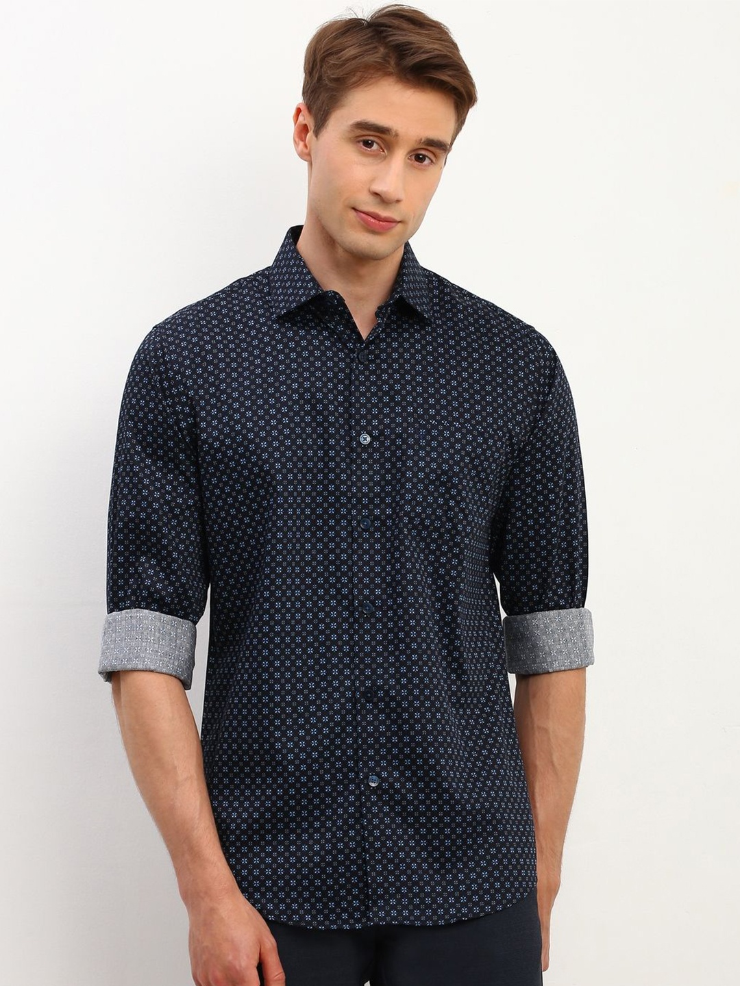 Allen Solly Men Spread Collar Micro Ditsy Printed Cotton Slim Fit Formal Shirt, Black
Allen Solly Men Spread Collar Micro Ditsy Printed Cotton Slim Fit Formal Shirt, Black