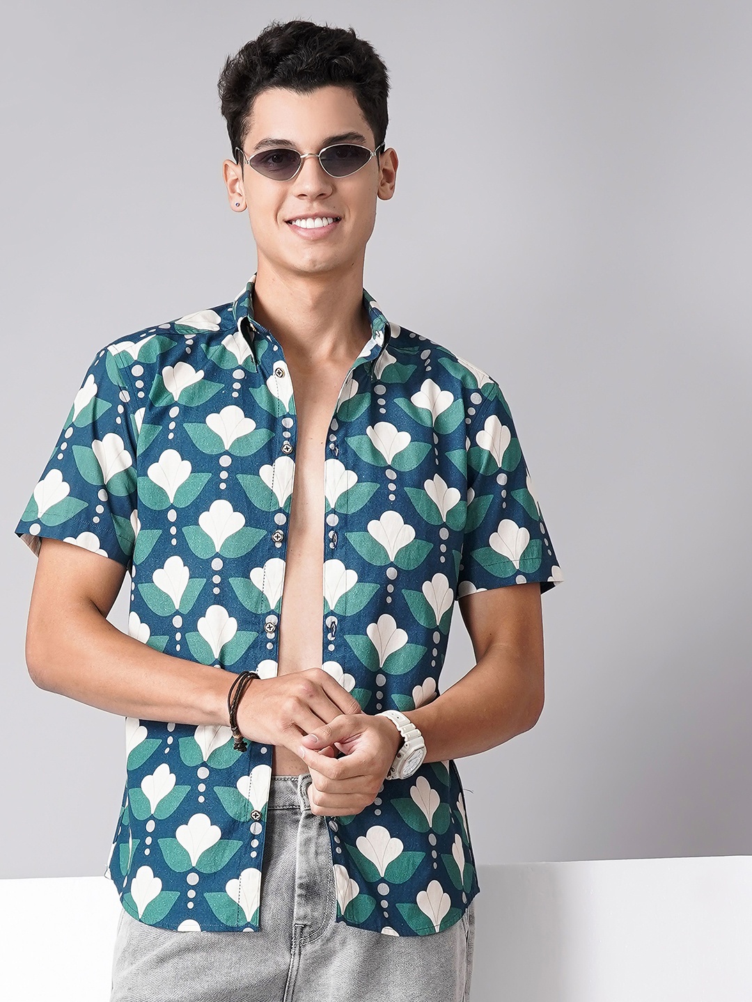 TRYBUY.IN Men Standard Button-Down Collar Floral Printed Pure Cotton Casual Shirt, Blue
TRYBUY.IN Men Standard Button-Down Collar Floral Printed Pure Cotton Casual Shirt, Blue