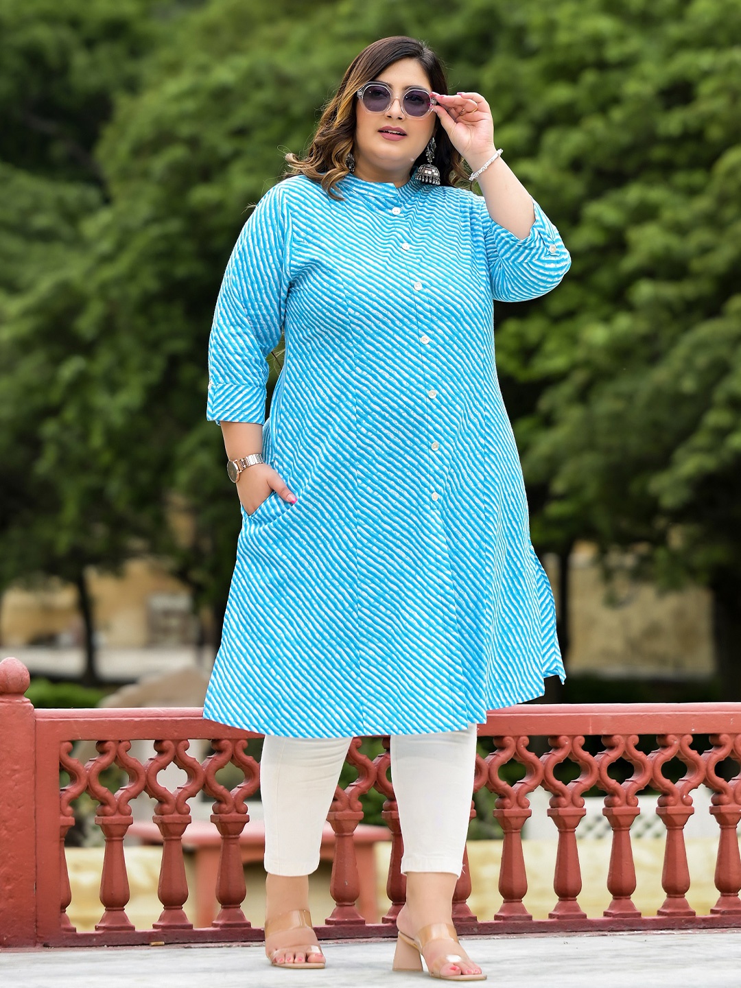 Lee Moda Plus Size Leheriya Printed Band Collar Cotton Straight Kurta, Turquoise blue
Lee Moda Plus Size Leheriya Printed Band Collar Cotton Straight Kurta, Turquoise blue