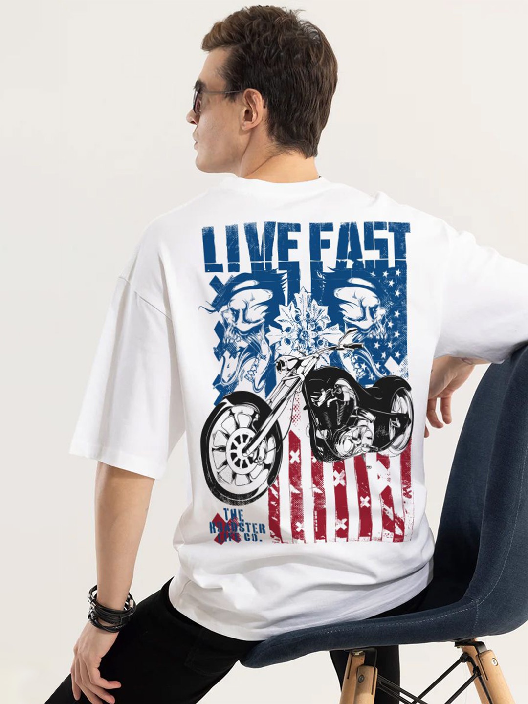 The Roadster Lifestyle Co. Men Graphic Printed Round Neck Cotton Oversized T-Shirt, White
The Roadster Lifestyle Co. Men Graphic Printed Round Neck Cotton Oversized T-Shirt, White