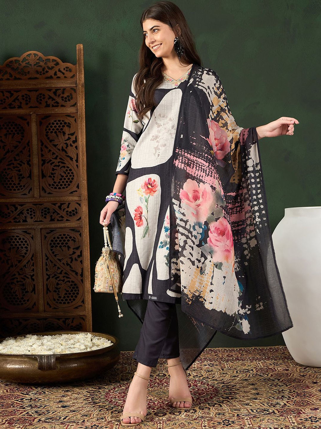 AHIKA Floral Printed V-Neck Thread Work Straight Kurta with Trousers & Dupatta, Black
AHIKA Floral Printed V-Neck Thread Work Straight Kurta with Trousers & Dupatta, Black